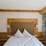 Hotel Giessenbach 4*