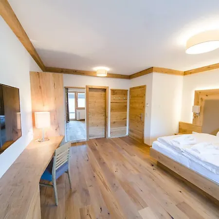 Giessenbach Hotel 4*