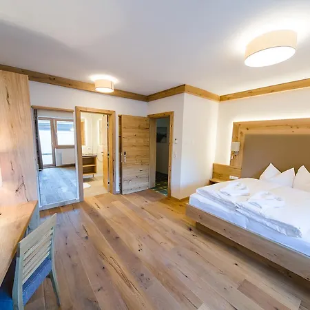 Отель Giessenbach 4*