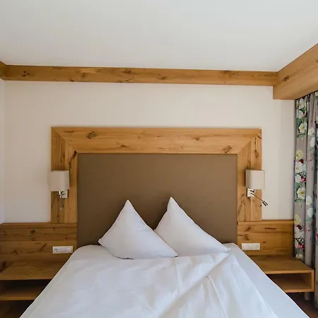 酒店 Giessenbach 4*