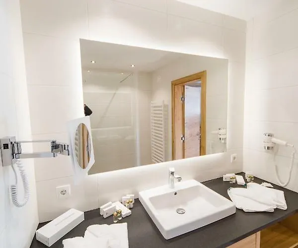 Hotel Giessenbach 4*